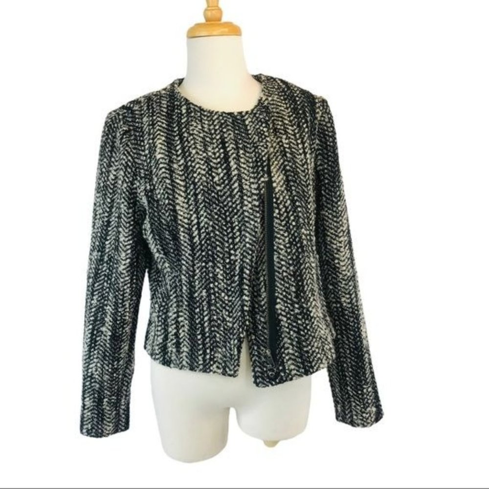 40% OFF SALE❗️ CAbi Tweed Moto Blazer Jacket Boucle Womens Size 10 - Picture 4 of 11